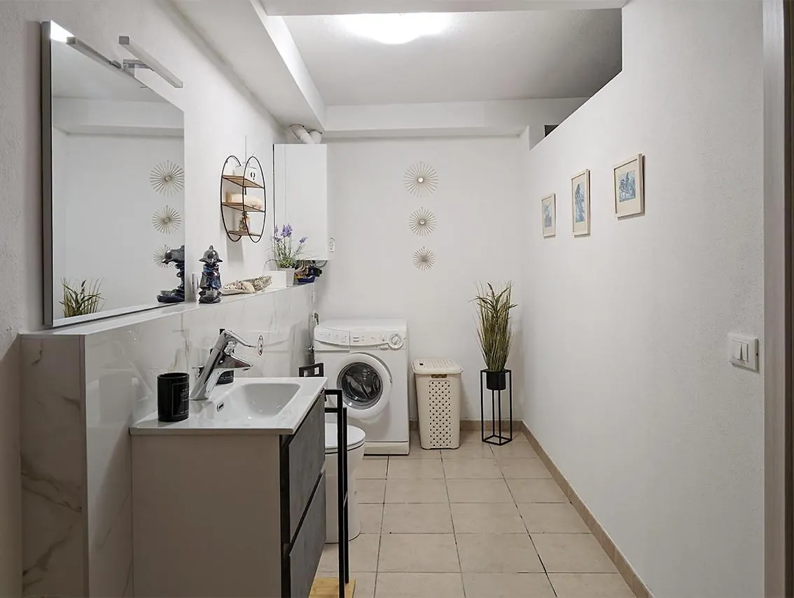 Casa Rustica Con Giardino Βίλα Caprino Veronese 0*,  Ιταλία
